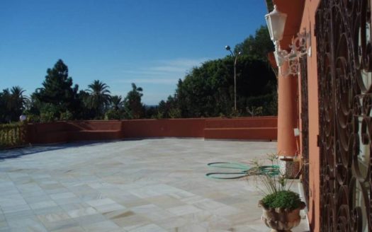 Villa de 8 dormitorios en Milla de Oro