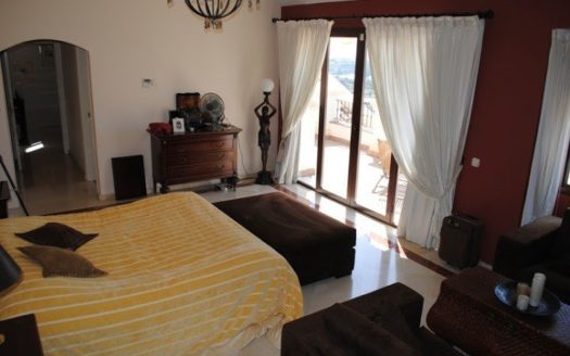 Villa de 4 dormitorios en  Benahavis