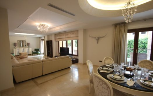 5 bedrooms Villa in Los Monteros