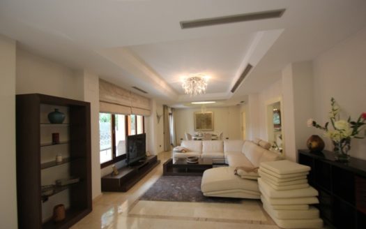 5 bedrooms Villa in Los Monteros