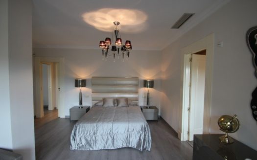 5 bedrooms Villa in Los Monteros