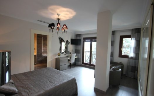 5 bedrooms Villa in Los Monteros