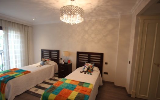 5 bedrooms Villa in Los Monteros