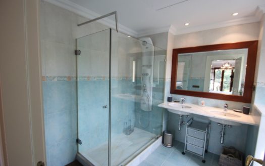 5 bedrooms Villa in Los Monteros