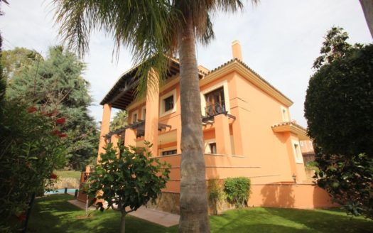 5 bedrooms Villa in Los Monteros