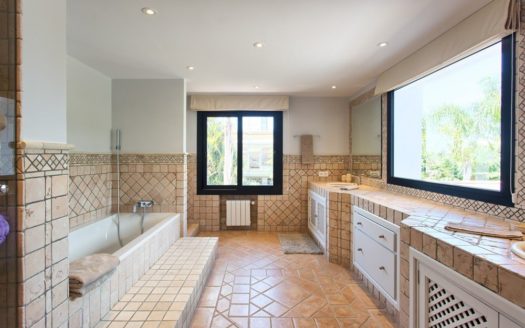 4 bedrooms Villa in Los Monteros