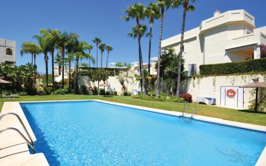 Adosado de 3 dormitorios en  Benahavis