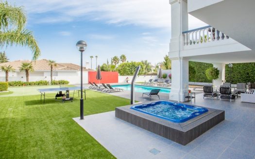 5 bedrooms Villa in Nueva Andalucia