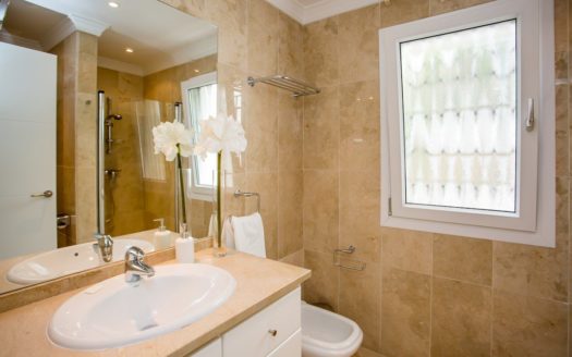 5 bedrooms Villa in Nueva Andalucia