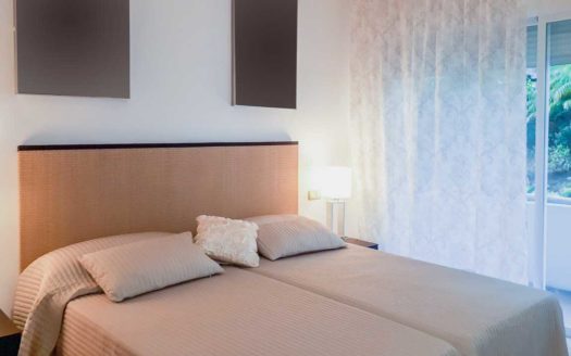 Apartamento de 2 dormitorios en  Benahavis