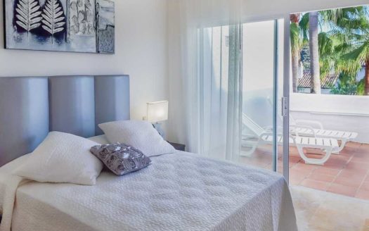 Apartamento de 2 dormitorios en  Benahavis