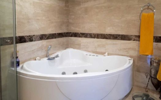 Villa de 5 dormitorios en Los Monteros