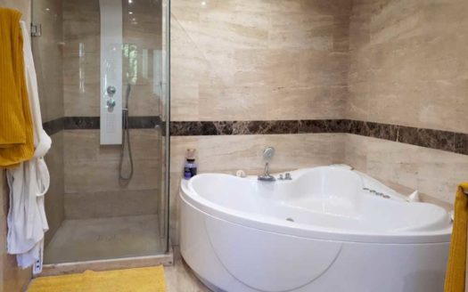 Villa de 5 dormitorios en Los Monteros