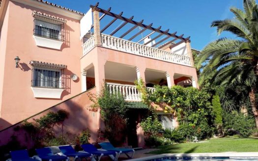 Villa de 5 dormitorios en Los Monteros