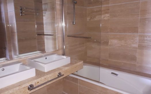 Apartamento de 2 dormitorios en  Benahavis