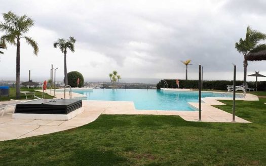 Apartamento de 2 dormitorios en  Benahavis