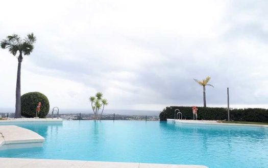 Apartamento de 2 dormitorios en  Benahavis