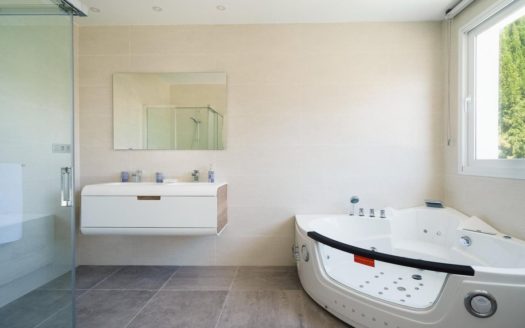 6 bedrooms Villa in Nueva Andalucia