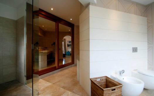 Villa de 5 dormitorios en Nueva Andalucia