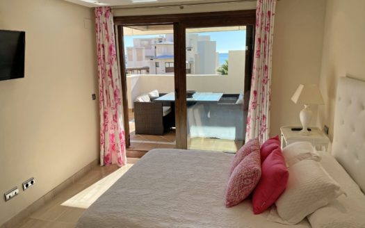 Apartamento de 3 dormitorios en Nueva Milla de Oro