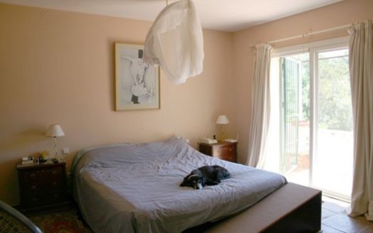 2 bedrooms Villa in Benahavis