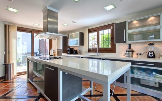 4 bedrooms Villa in Benahavis