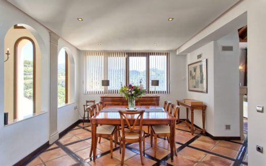 4 bedrooms Villa in Benahavis