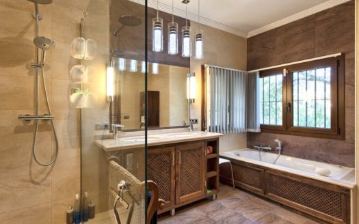 4 bedrooms Villa in Benahavis