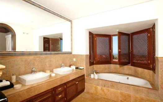 5 bedrooms Villa in Benahavis