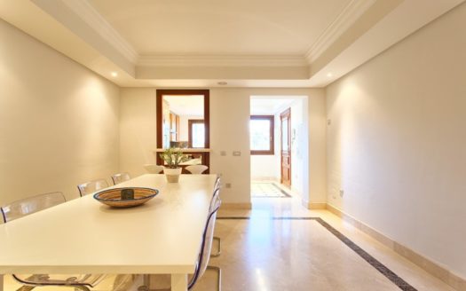 Ático de 3 dormitorios en Nueva Milla de Oro