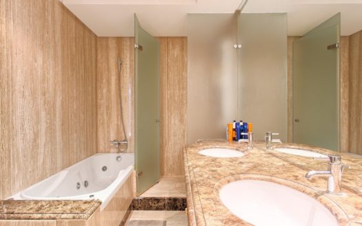 Ático de 3 dormitorios en Nueva Milla de Oro