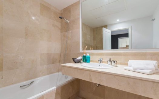 2 bedrooms Apartment in Nueva Andalucia