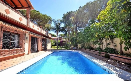 Villa de 4 dormitorios en Nueva Milla de Oro