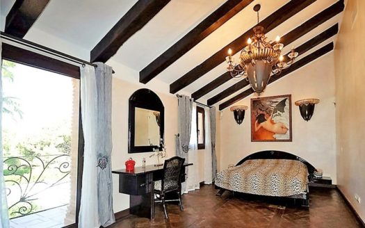 Villa de 4 dormitorios en Nueva Milla de Oro