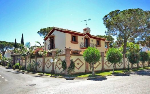 Villa de 4 dormitorios en Nueva Milla de Oro