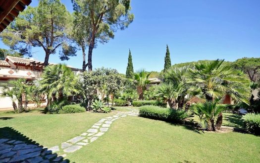 Villa de 4 dormitorios en Nueva Milla de Oro