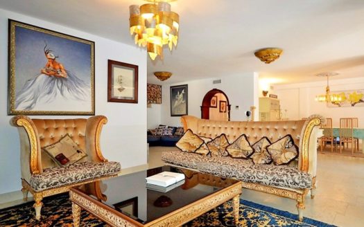 Villa de 4 dormitorios en Nueva Milla de Oro