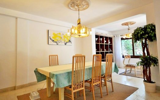 Villa de 4 dormitorios en Nueva Milla de Oro