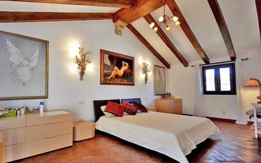 Villa de 4 dormitorios en Nueva Milla de Oro