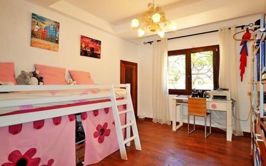 Villa de 4 dormitorios en Nueva Milla de Oro