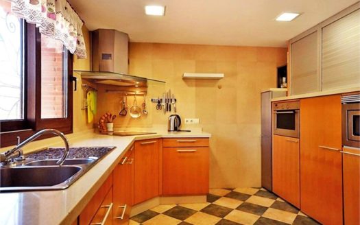 Villa de 4 dormitorios en Nueva Milla de Oro