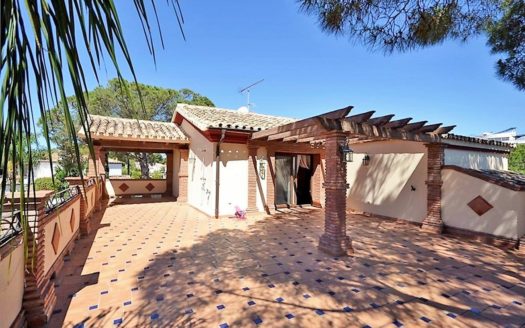 Villa de 4 dormitorios en Nueva Milla de Oro