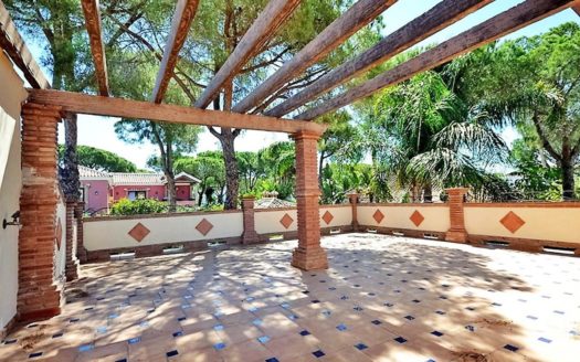 Villa de 4 dormitorios en Nueva Milla de Oro