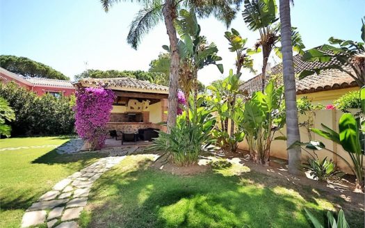 Villa de 4 dormitorios en Nueva Milla de Oro