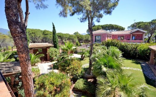 Villa de 4 dormitorios en Nueva Milla de Oro