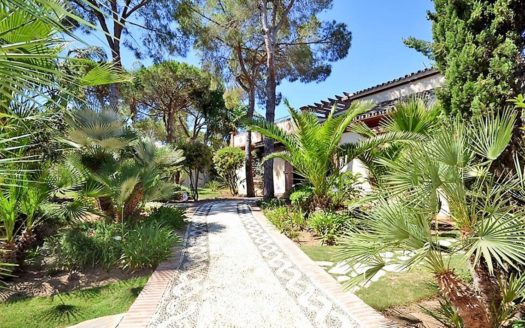 Villa de 4 dormitorios en Nueva Milla de Oro