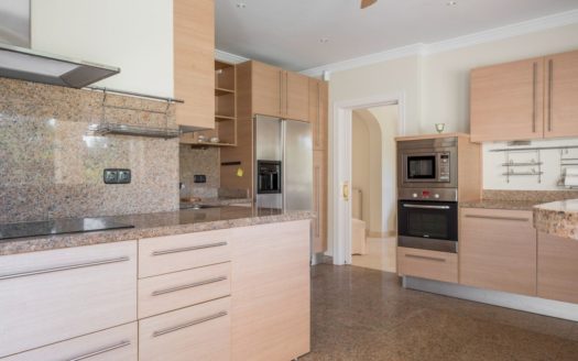 5 bedrooms Villa in Nueva Andalucia