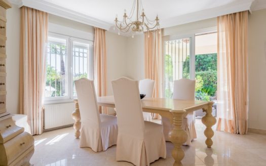 5 bedrooms Villa in Nueva Andalucia