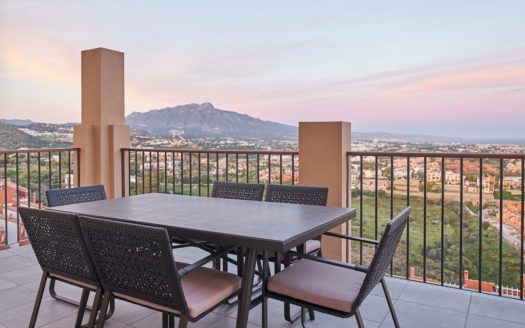 2 bedrooms Apartment in Benahavis