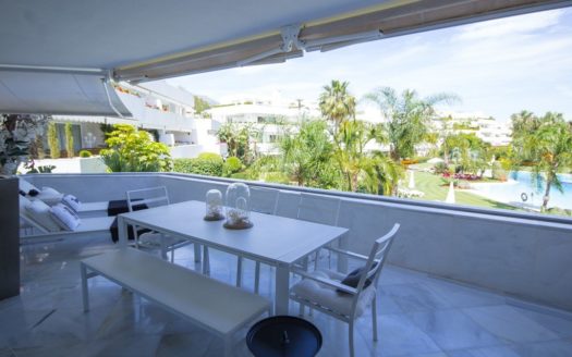 4 bedrooms Apartment in Nueva Andalucia